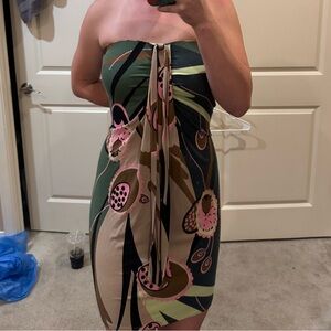 Elegant Strapless Dress with Green and Pink Design